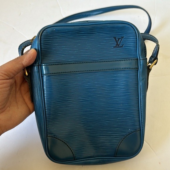 Authentic Louis Vuitton bag - Picture 2 of 16